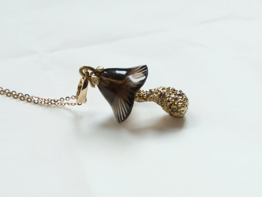 Smokey shroom with diamonds