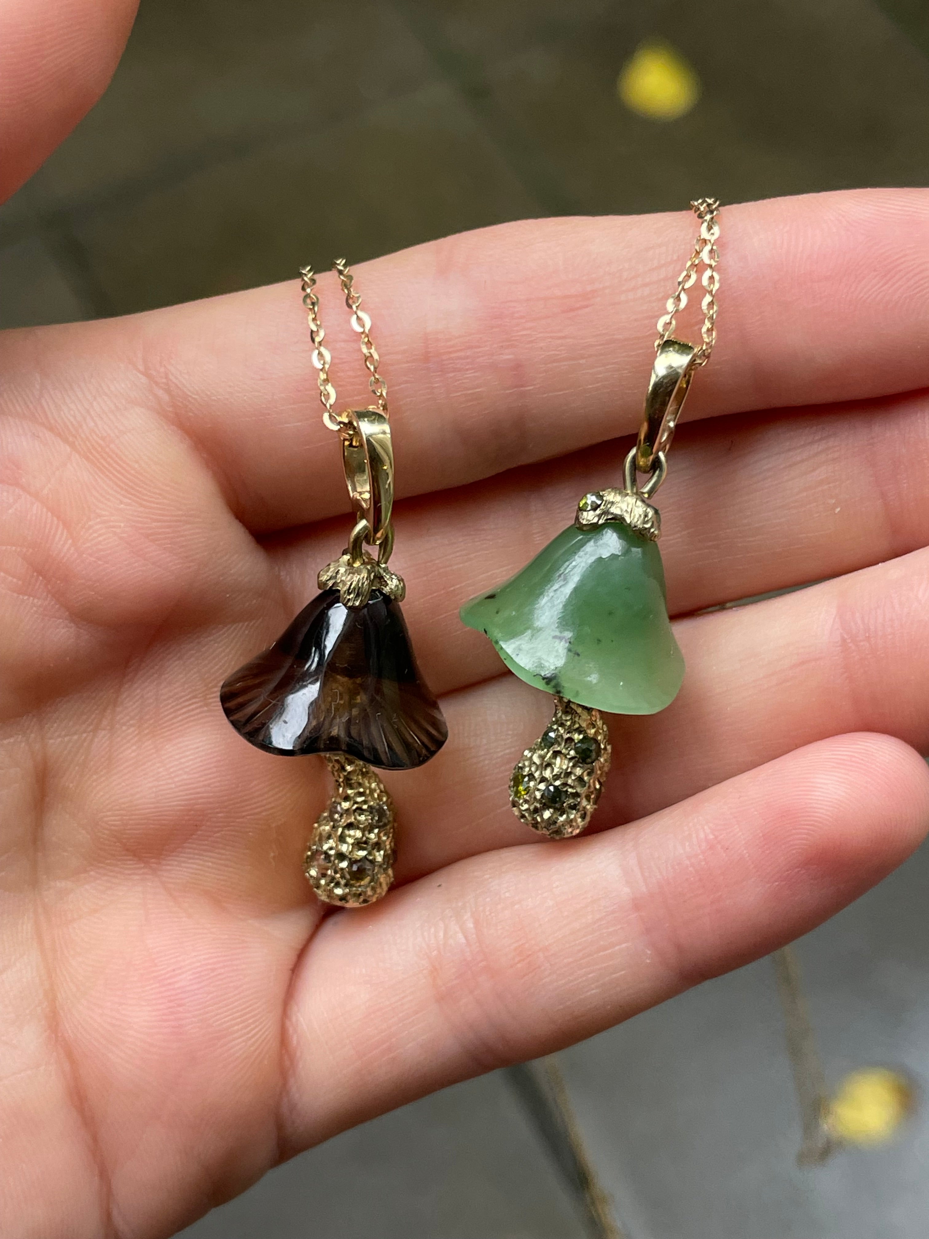 Smokey shroom with diamonds