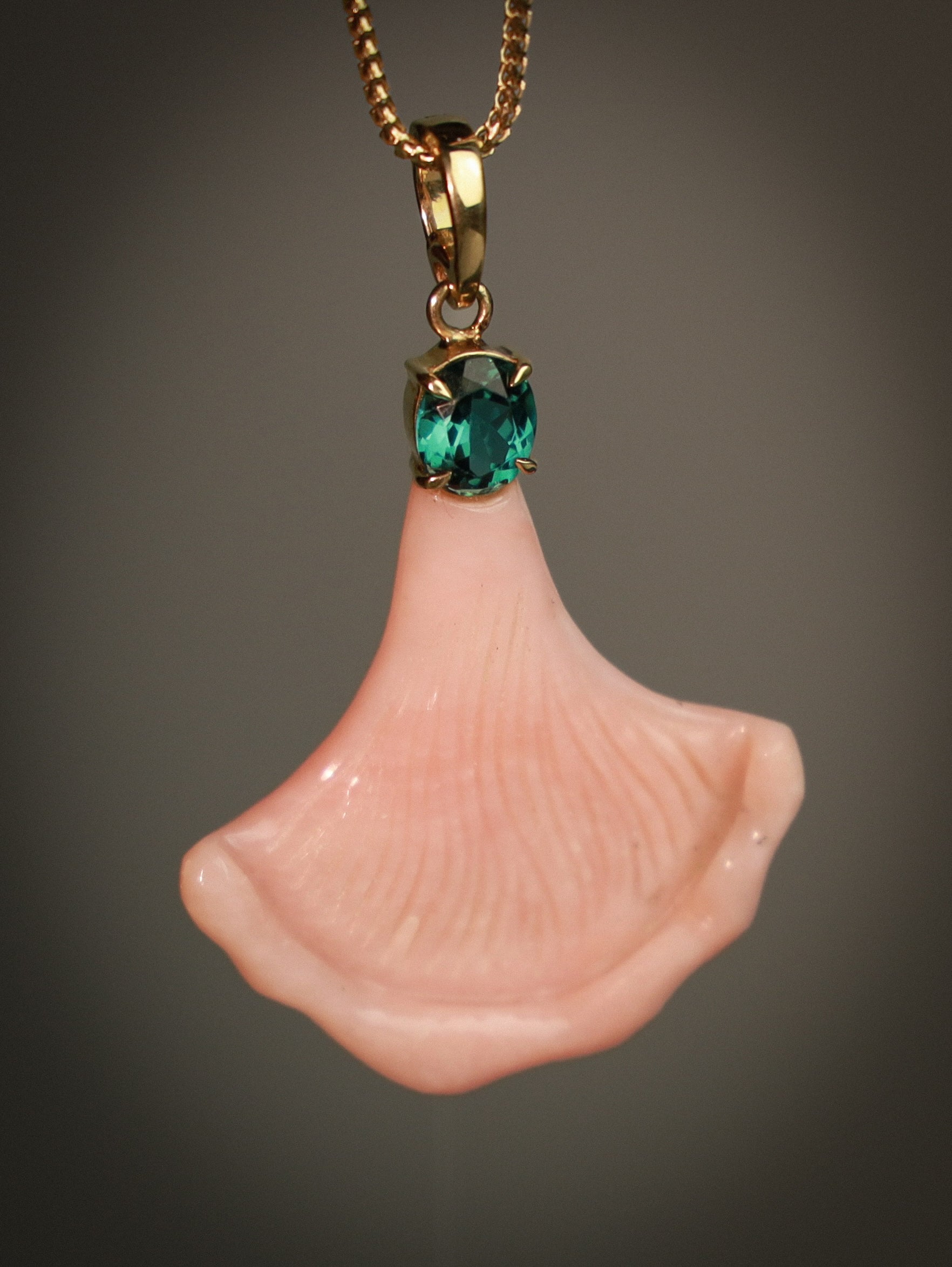Pink Oyster (Libra)